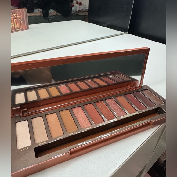 Naked Urban Decay Heat - Picture 2 of 2